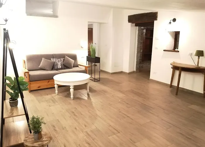 Il Nido Di Lele E Schina Nyaraló